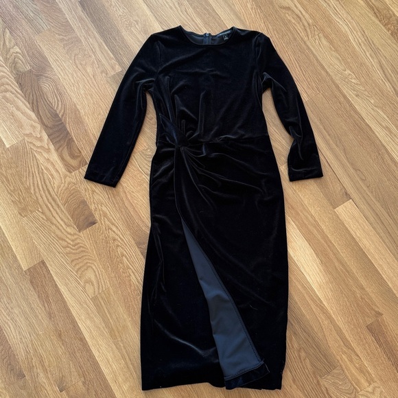 Banana Republic Dresses & Skirts - Banana Republic Knotted Black Velvet Dress